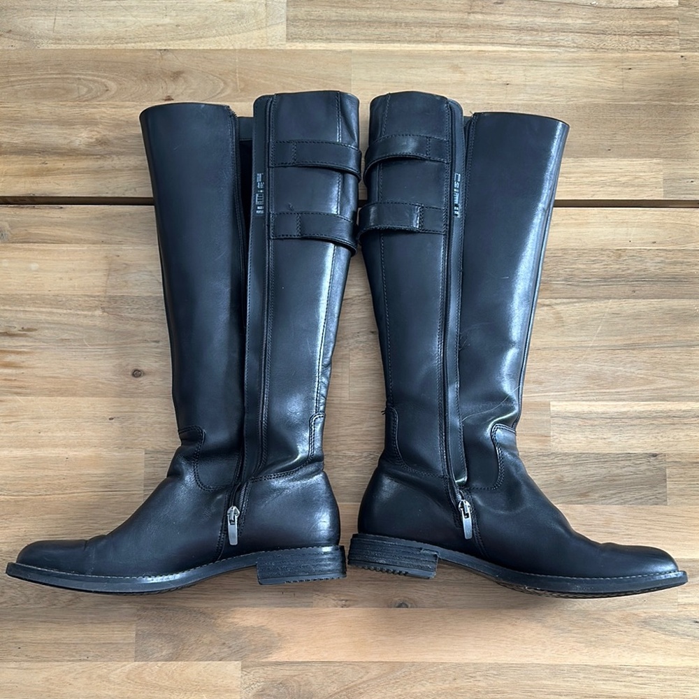 Echo Black Heeled Boots with Sleek Leather Design